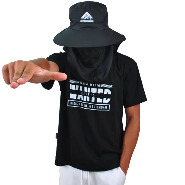 black wide-brim sun hat - wanted T-shirt